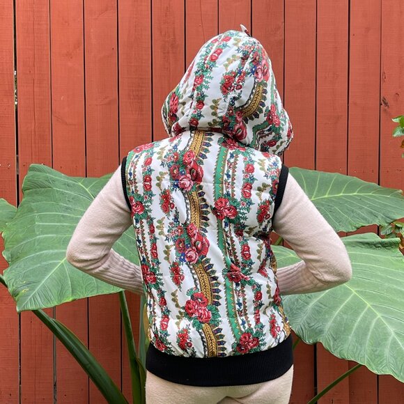 Love couture flower puffer hooded vest M - Picture 4 of 14